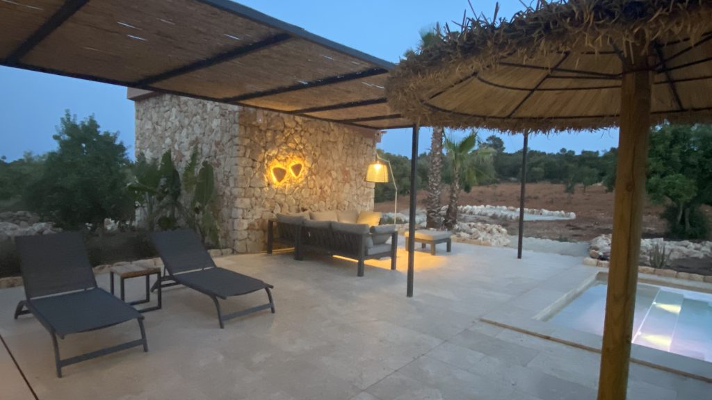 Liegeflaeche-Loungeterrasse